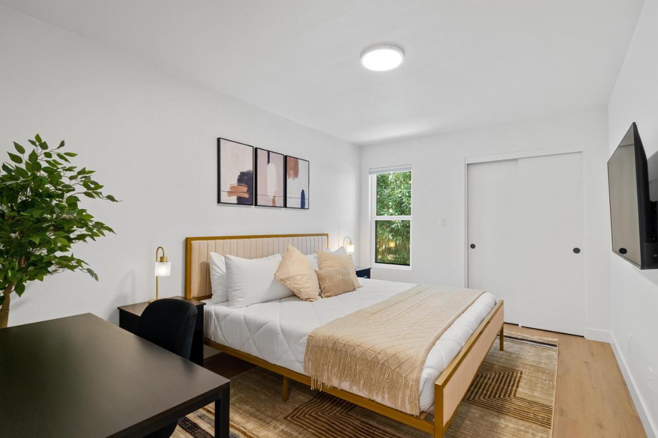 Chic Uptown Phoenix Home - Pool Table & Perfect Location Экстерьер фото